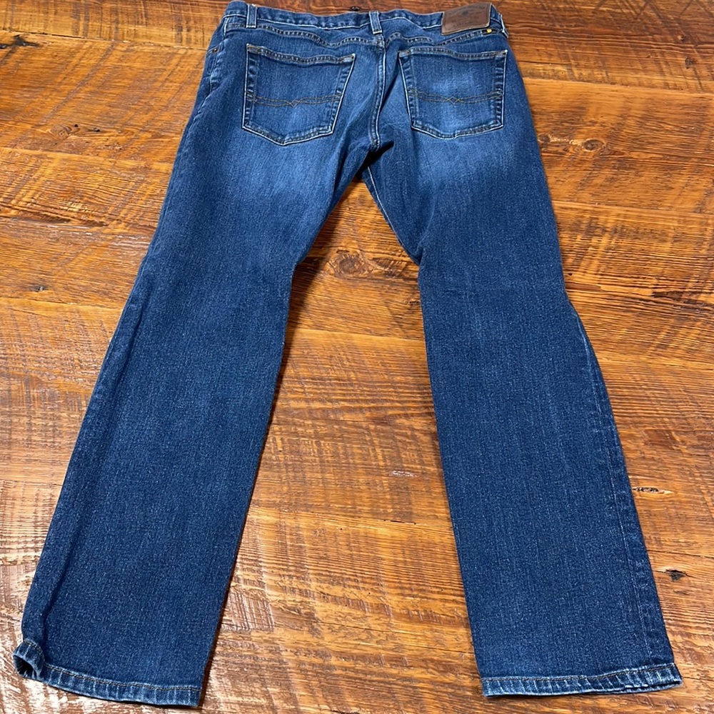 Lucky Brand Straight Fit Jeans